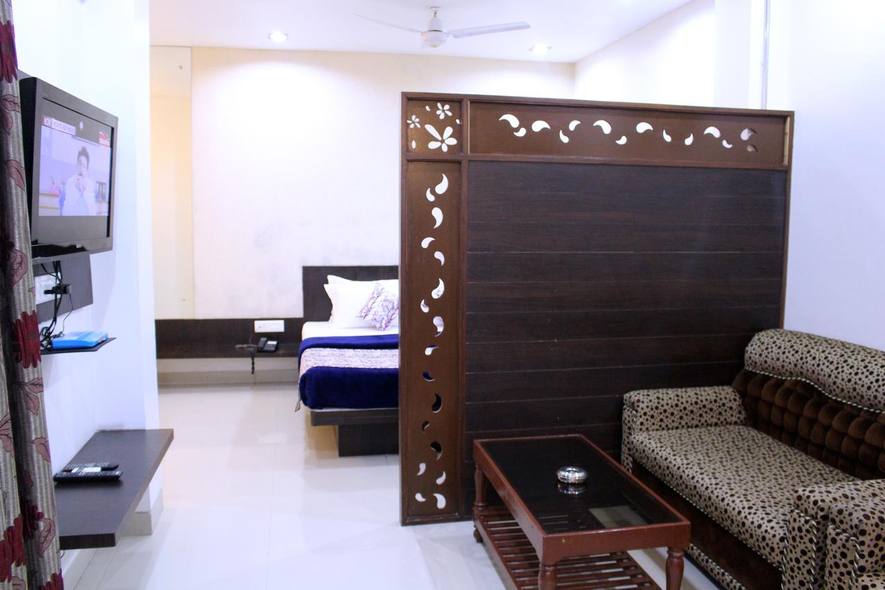 Hotel Aarya Inn Raipur  Exterior photo