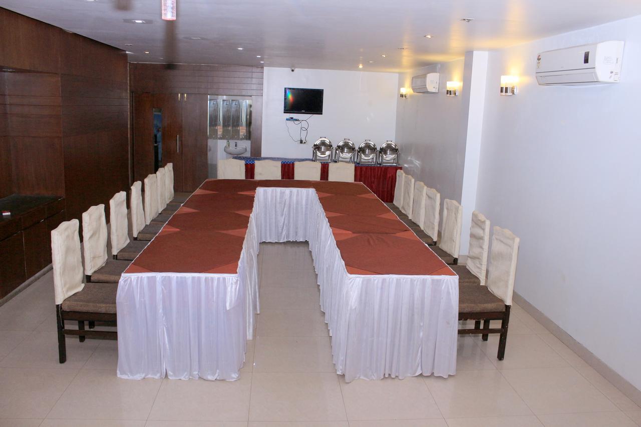 Hotel Aarya Inn Raipur  Exterior photo