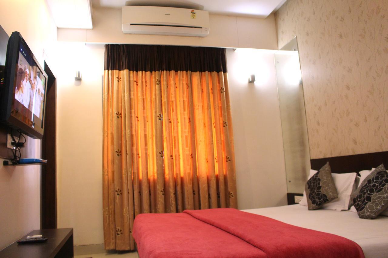Hotel Aarya Inn Raipur  Exterior photo
