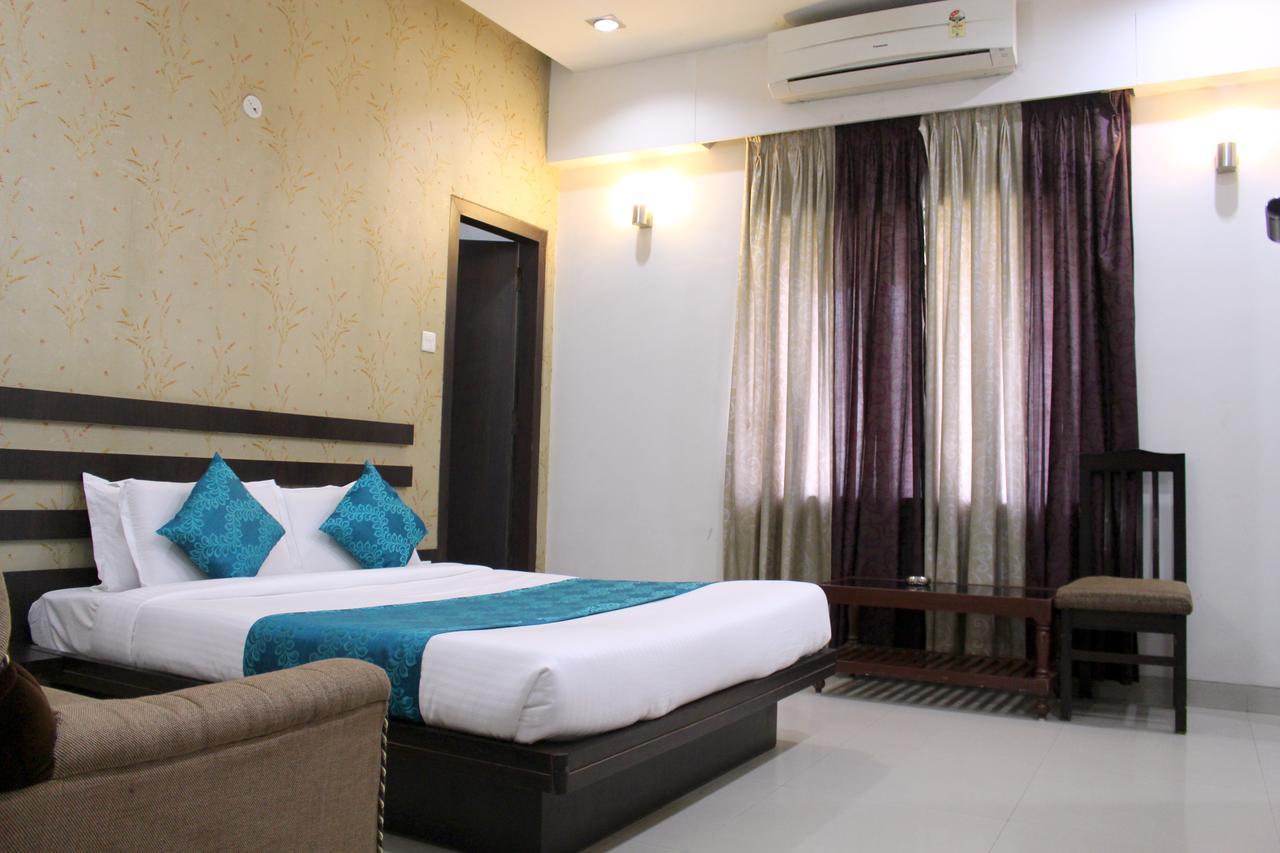 Hotel Aarya Inn Raipur  Exterior photo
