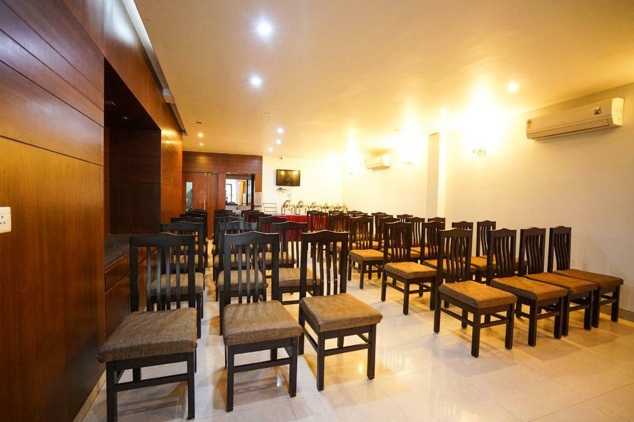 Hotel Aarya Inn Raipur  Exterior photo